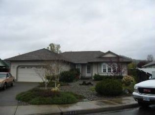1842 SW K St, Grants Pass, OR 97526
