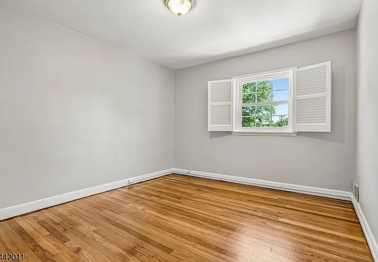 93 Centennial Ave — Photo 17