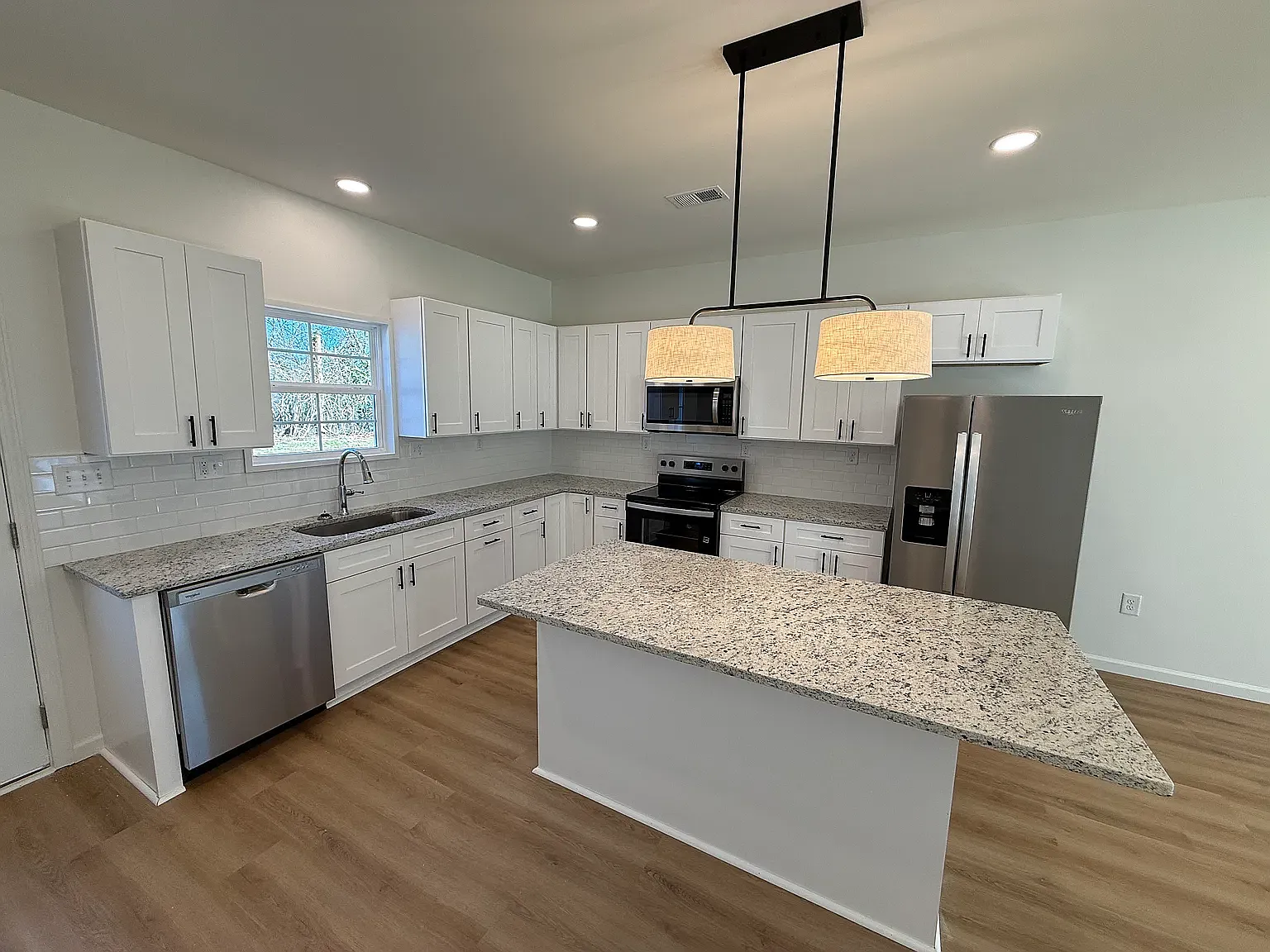 3 bed, 1559 sqft, $1,750 — Photo 4
