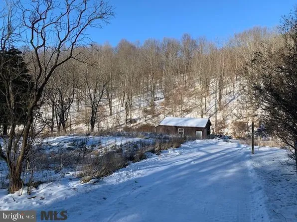 1840 Sunnyside Hollow Rd, Port Matilda, PA 16870