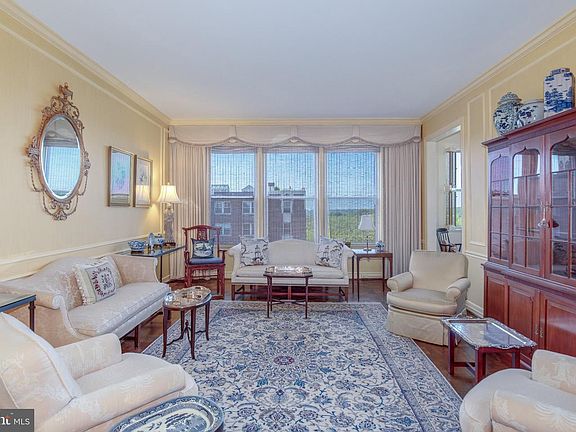 5th image of 4000 Cathedral Ave NW APT 832B