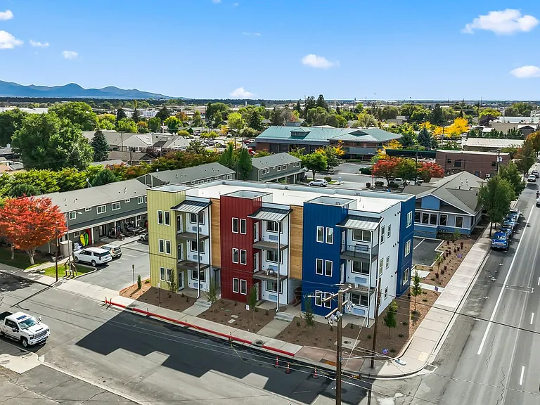 470 NW Fir Ave #201 — Photo 27