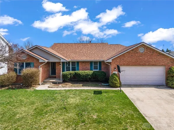 3211 Gardenia Dr, Troy, OH 45373