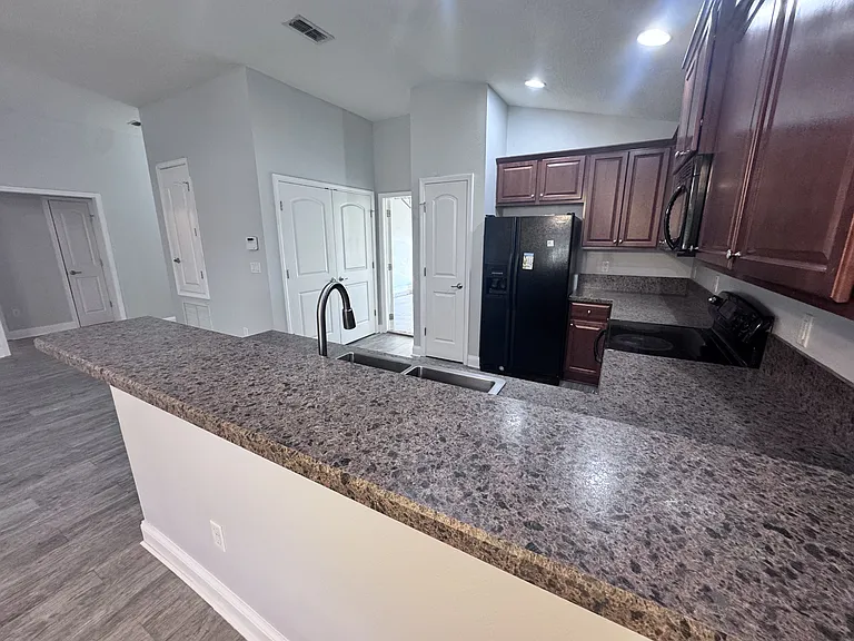 7565 Westland Oaks Dr — Photo 8