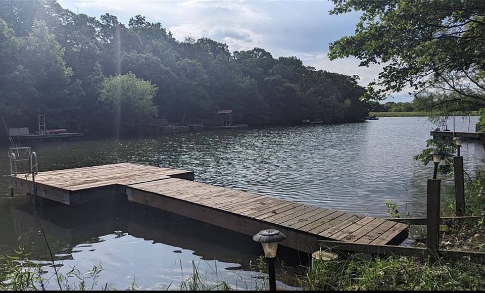 1st image of 94 SW Fishing Lake Dr
