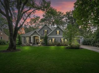 8904 Cherokee Ln, Leawood, KS 66206