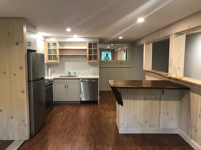1 bed, 930 sqft, $1,900 — Photo 2