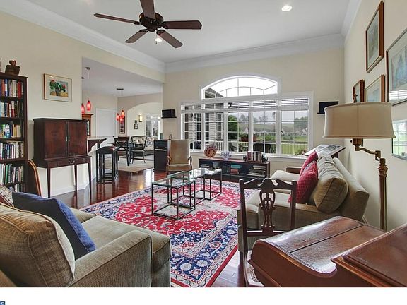 4th image of 34 Winterberry Ln