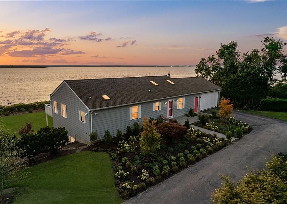 1st image of 585 Seaside Dr