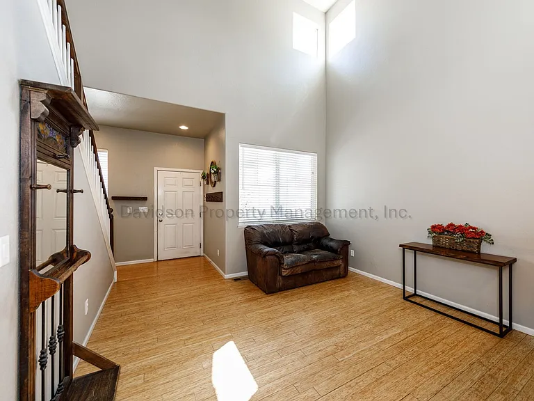 7724 Canyon Oak Dr — Photo 3