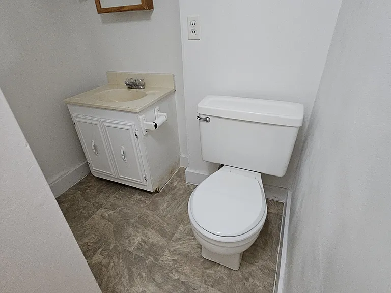 634 E Meade St — Photo 14