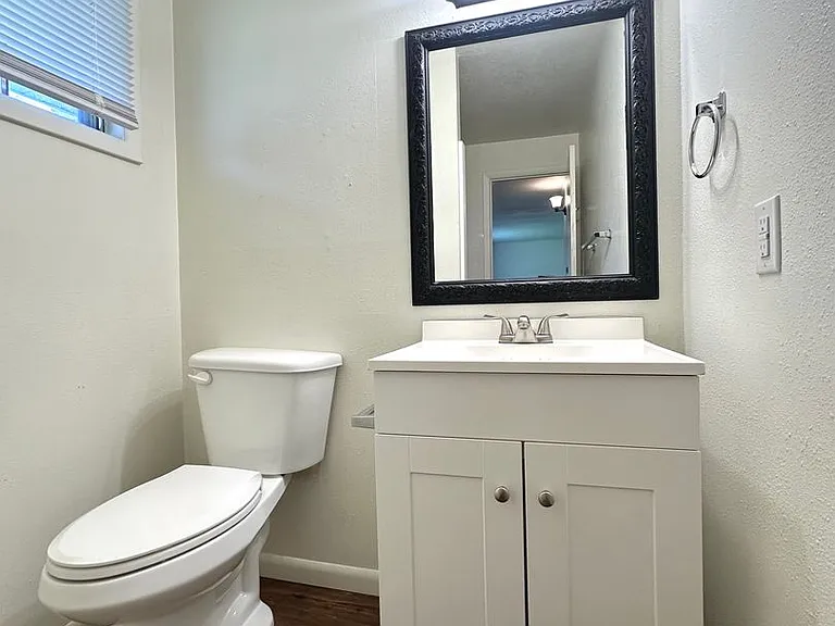 510 E Harrison St #H1-H11 — Photo 9