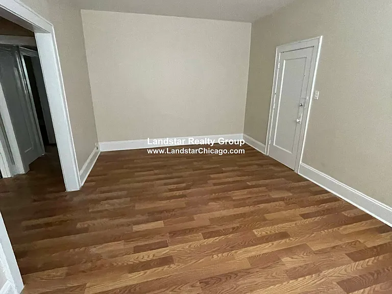 1936 W Estes Ave #G — Photo 3