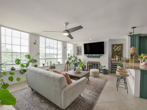 2333 Bering Dr APT 322, Houston, TX 77057