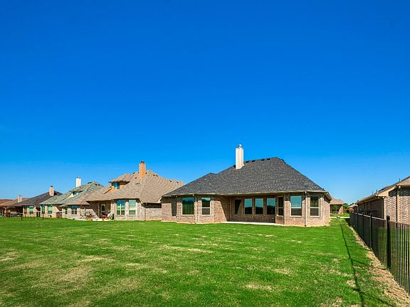 2nd image of 318 Oar Wood Dr