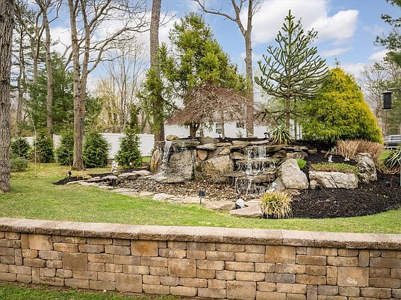 5th image of 9 Wessel Ln