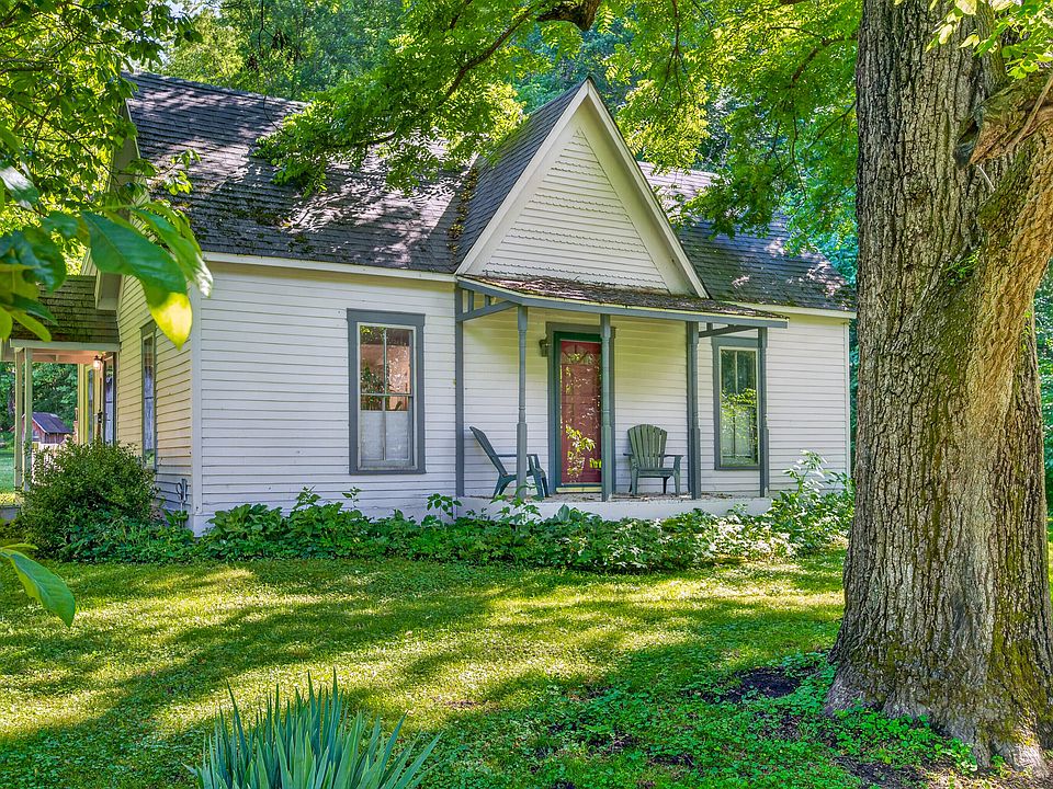 1st image of 1021 Combs Rd