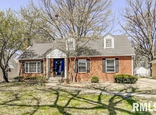 1525 W Edwards St, Springfield, IL 62704