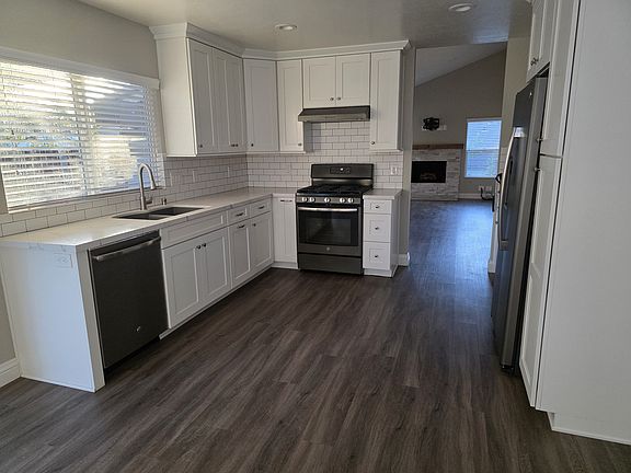 4th image of 10650 Esmeraldas Dr