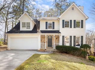 2864 Shady Woods Cir, Lawrenceville, GA 30044