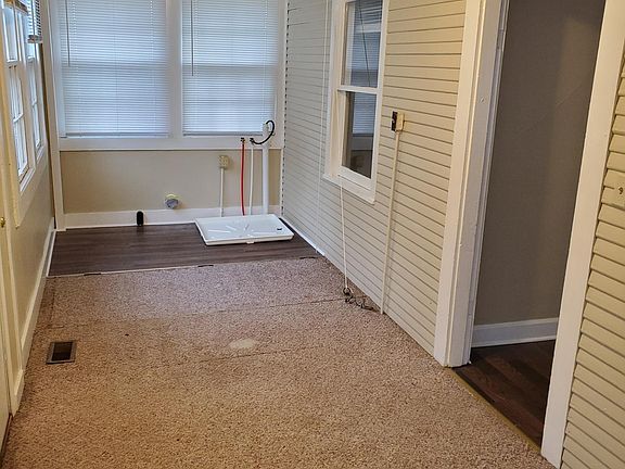 2nd image of 1009 S Mickley Ave