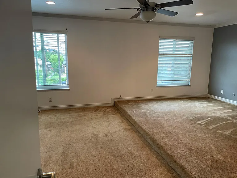 Very large masterbedroom upstairs
