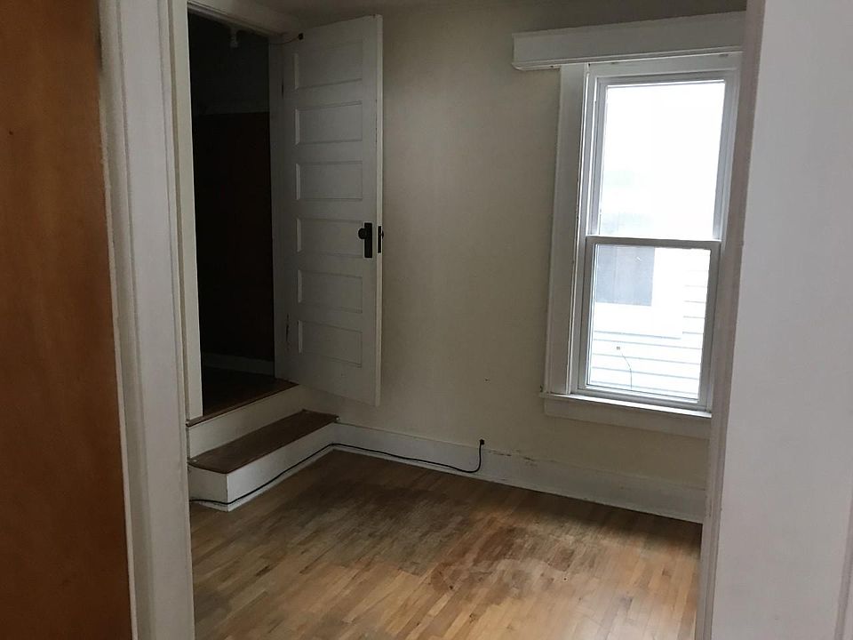 1st image of 215 Sedgwick St #2