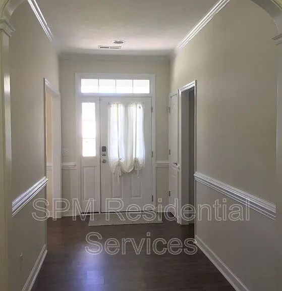 602 Azalea Dr — Photo 2