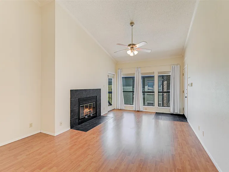 807 W 25th St #316 — Photo 2