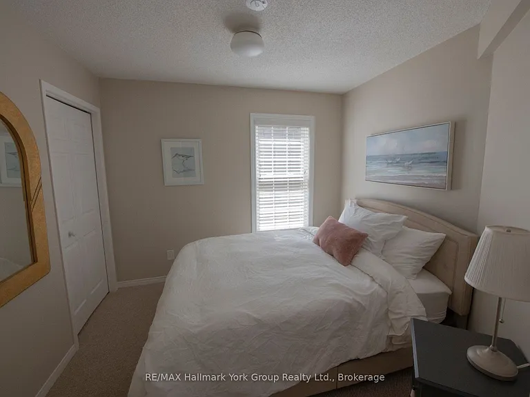150 Victoria St S #112 — Photo 21