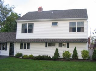 33 Pleasant Ln, Levittown, NY 11756