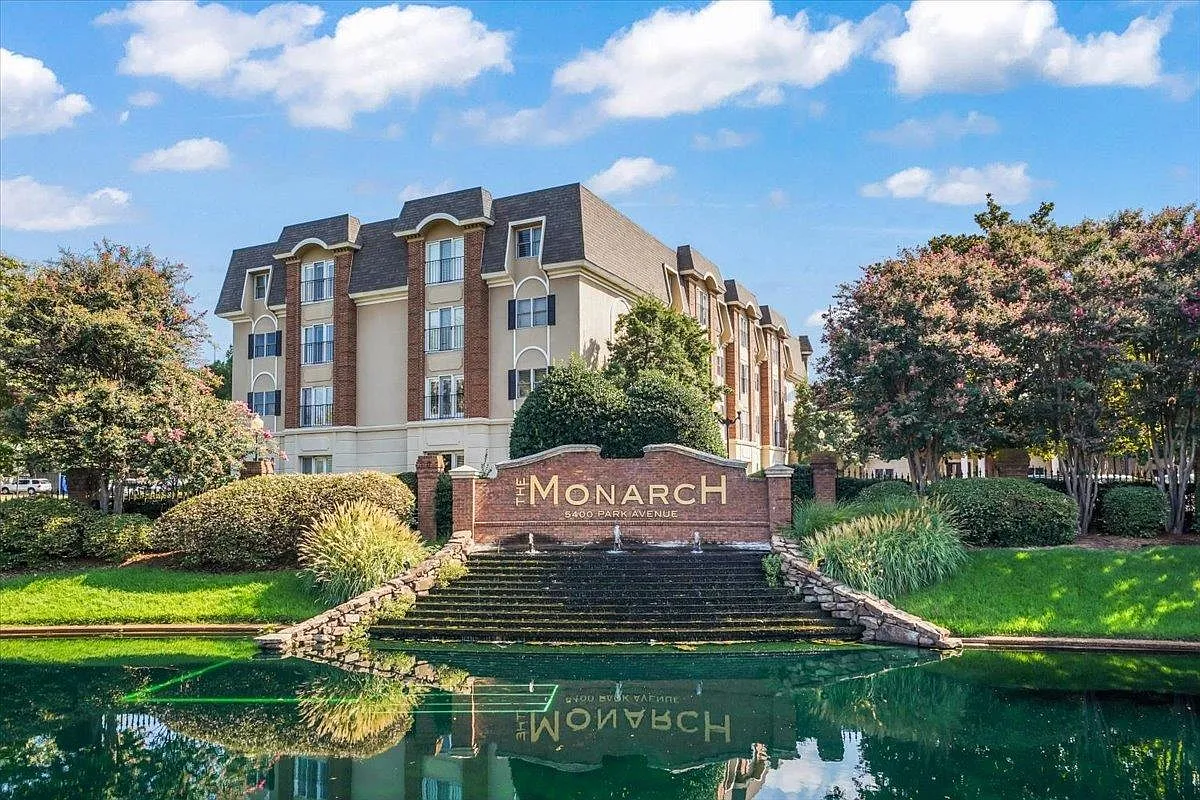 1 bed, 1.0 bath, 820 sqft, $1,800 — Photo 1