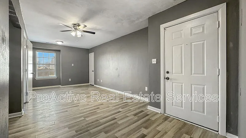 1100 Wilson Rd — Photo 1