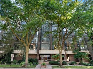 522 Church St APT 2B, Evanston, IL 60201