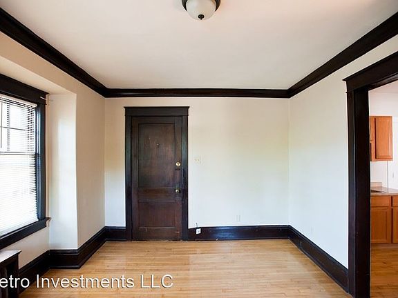 5th image of 3000 N Oakland Ave #3