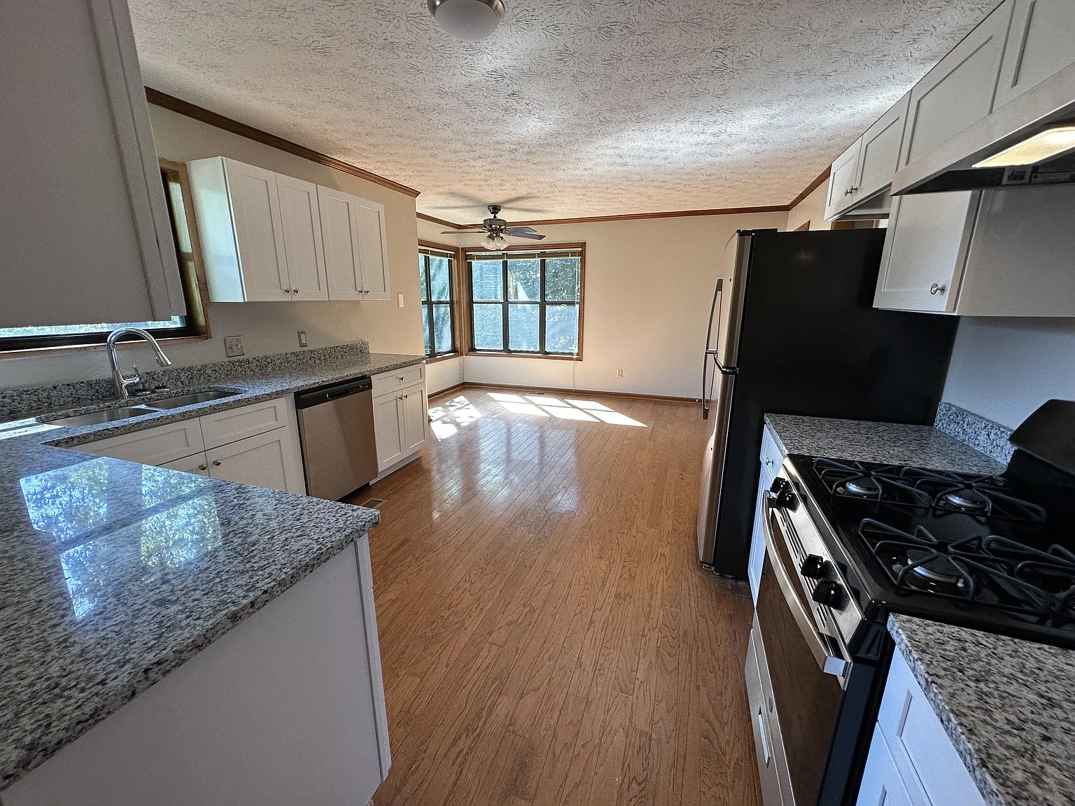 2175 Deep Woods Way — Photo 3