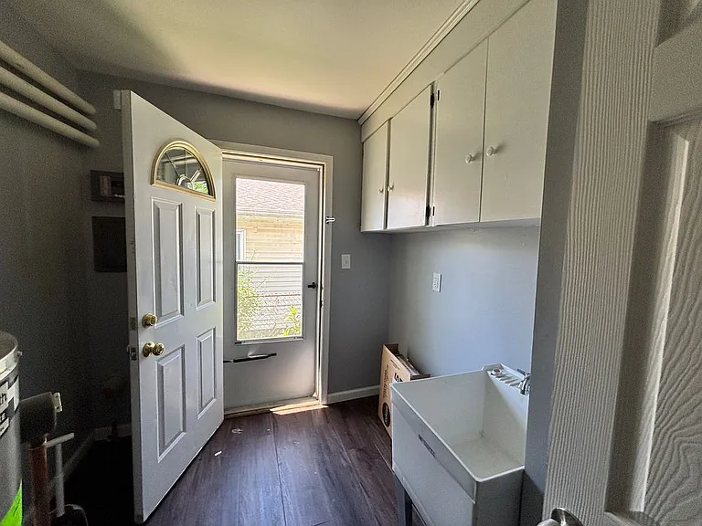 8145 Lozier Ave — Photo 16