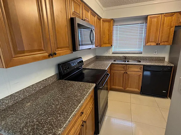 3604 Inlet Cir — Photo 3