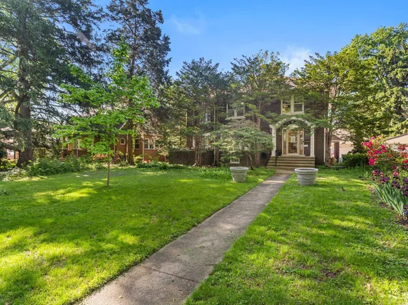 303 W Michigan Ave, Urbana, IL 61801