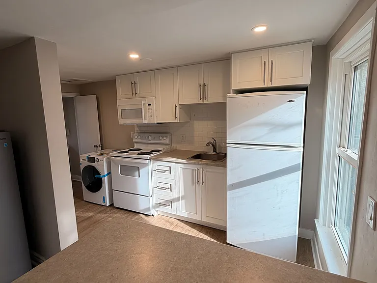 312 Piccadilly St #4 — Photo 5