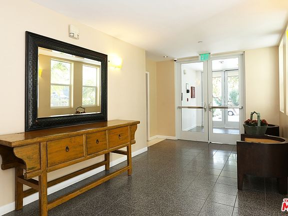 5th image of 1420 N Laurel Ave APT 407