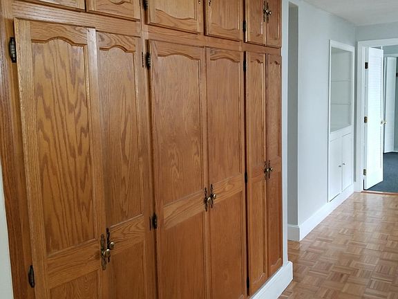 plenty of cabinets space in Kitchen