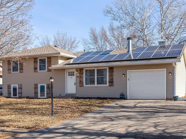 881 Oriole Dr, Apple Valley, MN 55124