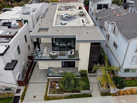 3rd image of 615 7th St