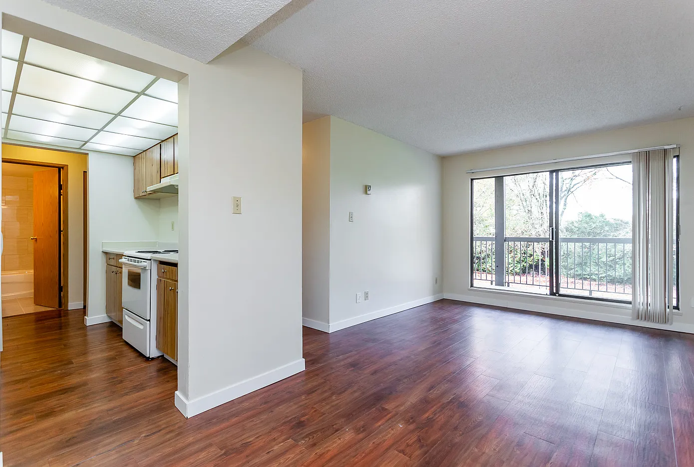 Waterstone 60 Apartments — Photo 4