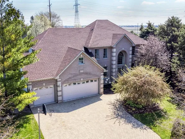 19057 S Saddlebrook Dr, Shorewood, IL 60404