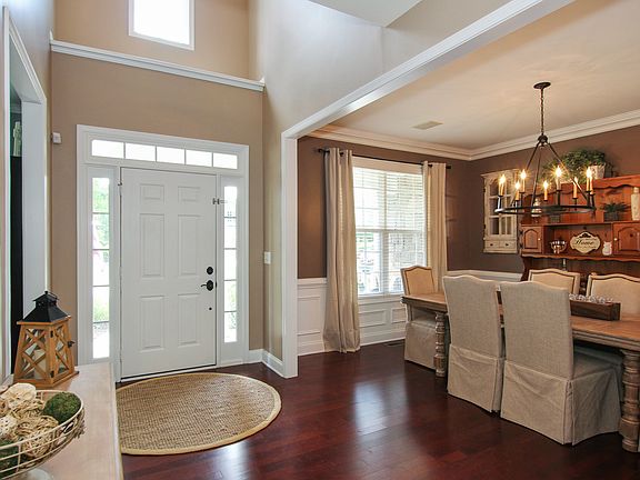 3rd image of 108 Northbrooke Trce