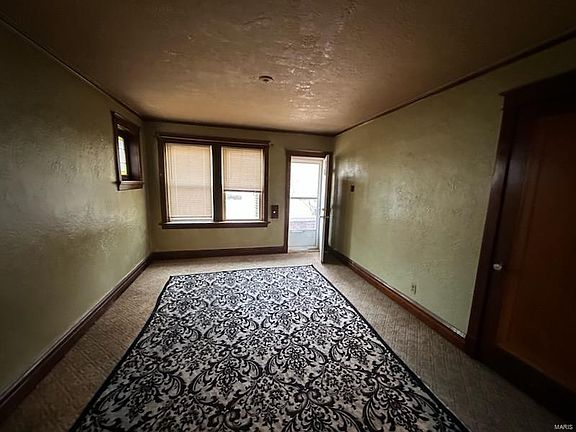 4th image of 3930 Wilmington Ave