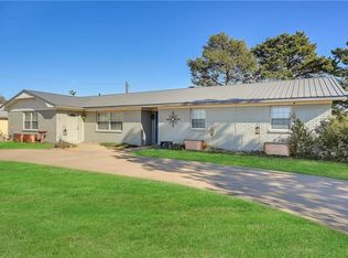 118 S Williams Ave, Erick, OK 73645