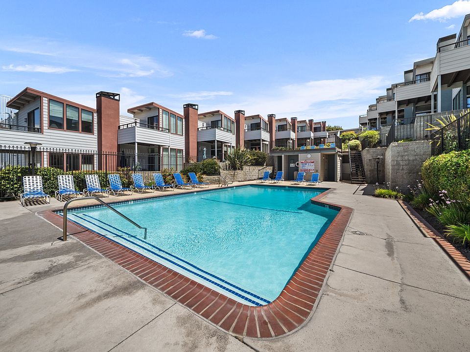 1st image of 414 Calle Miramar